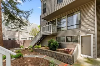 Photo #1: 224034816 Listing