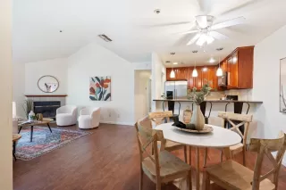 Photo #2: 224035436 Listing