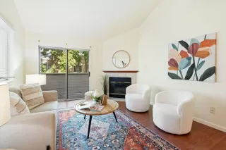 Photo #3: 224035436 Listing