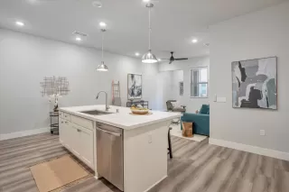 Photo #2: 224036129 Listing 