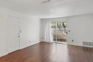 Photo #6: 224036237 Listing