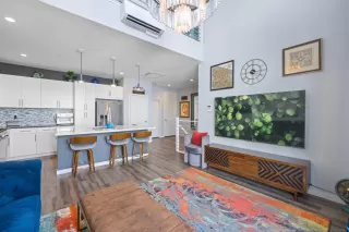 Photo #4: 224036301 Listing