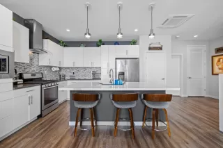 Photo #6: 224036301 Listing