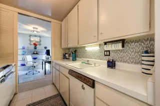 Photo #6: 224036344 Listing