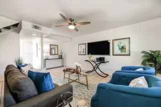 Photo #6: 224037153 Listing