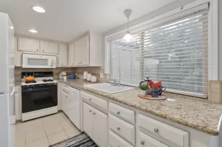 Photo #5: 224037450 Listing 