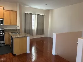 Photo #3: 224037575 Listing 