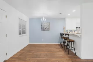 Photo #6: 224037678 Listing 