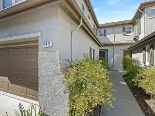 Photo #2: 224038031 Listing