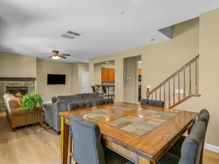 Photo #5: 224038031 Listing