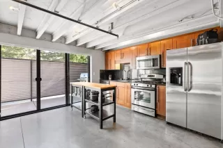 Photo #2: 224038368 Listing