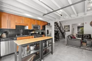 Photo #3: 224038368 Listing