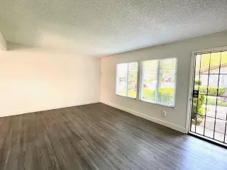 Photo #4: 224039236 Listing 