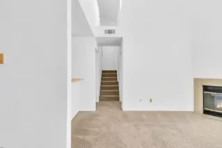 Photo #6: 224039349 Listing