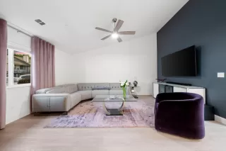 Photo #4: 224039733 Listing 