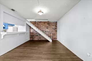 Photo #4: 224040920 Listing