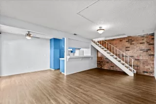 Photo #5: 224040920 Listing