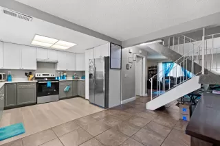 Photo #3: 224041197 Listing 