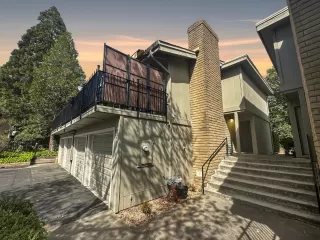 More Details about MLS # 224041334 : 236 FORESTHILL AVE #A