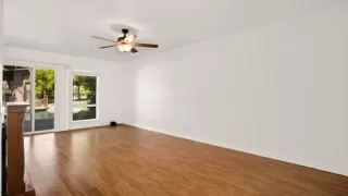 Photo #3: 224041550 Listing