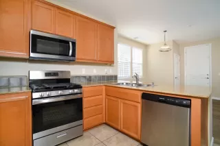 Photo #1: 224041621 Listing