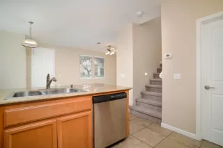 Photo #3: 224041621 Listing