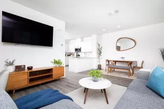 Photo #5: 224041709 Listing