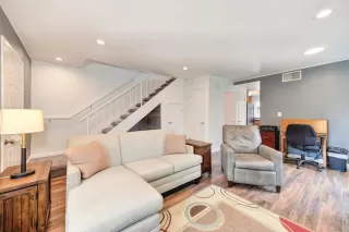 Photo #4: 224042026 Listing