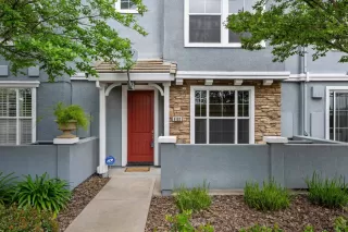 Photo #1: 224042126 Listing 