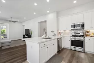 Photo #6: 224043136 Listing