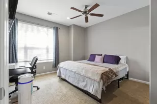 Photo #3: 224043268 Listing