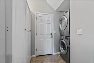 Photo #6: 224043268 Listing