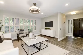 Photo #6: 224043406 Listing