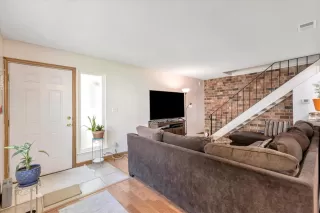 Photo #3: 224044575 Listing 