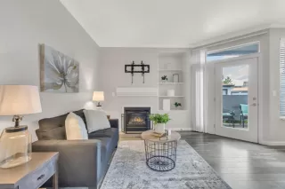 Photo #4: 224044613 Listing