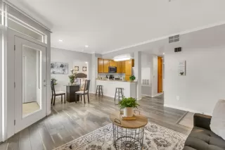 Photo #6: 224044613 Listing