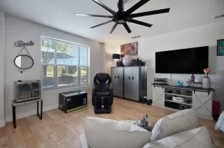 Photo #5: 224045802 Listing 