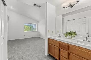 Photo #4: 224046726 Listing 