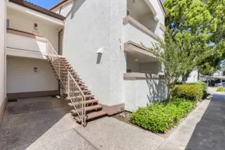 Photo #4: 224046778 Listing