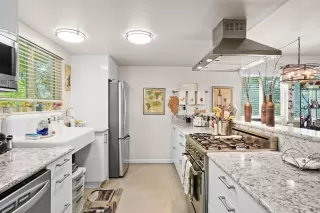 Photo #5: 224047038 Listing 