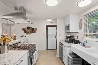 Photo #6: 224047038 Listing 