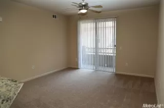 Photo #5: 224047203 Listing