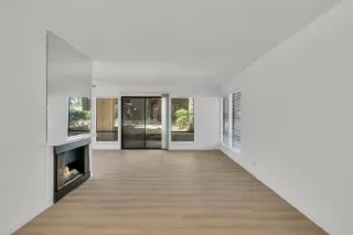 Photo #4: 224047373 Listing