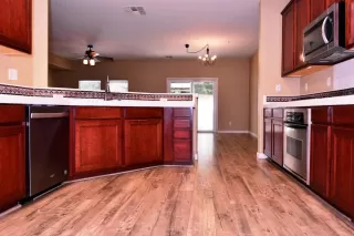 Photo #2: 224047388 Listing