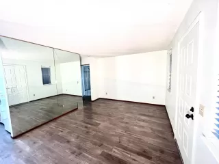 Photo #5: 224047403 Listing