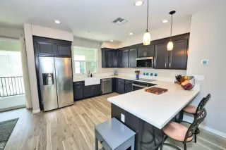 Photo #5: 224047585 Listing