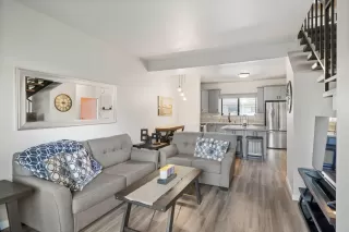 Photo #1: 224047945 Listing 