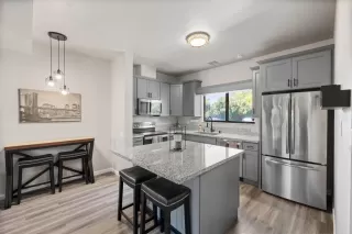 Photo #3: 224047945 Listing 