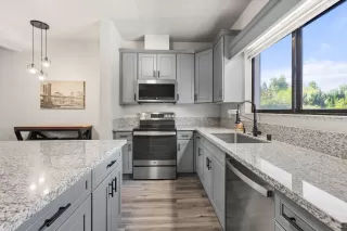 Photo #5: 224047945 Listing 