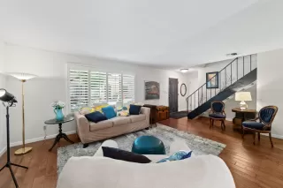 Photo #4: 224048062 Listing